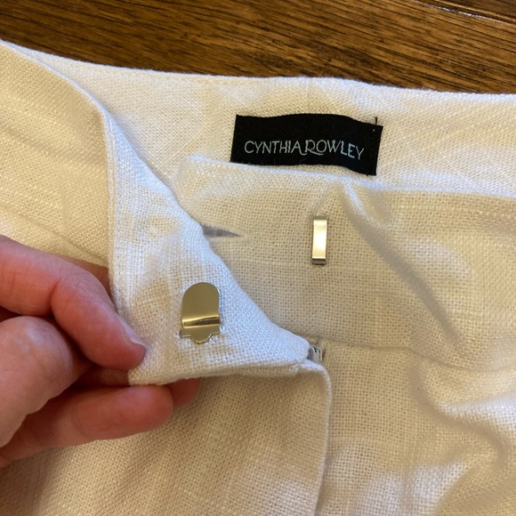 EUC cute white scalloped linen shorts - Picture 4 of 7